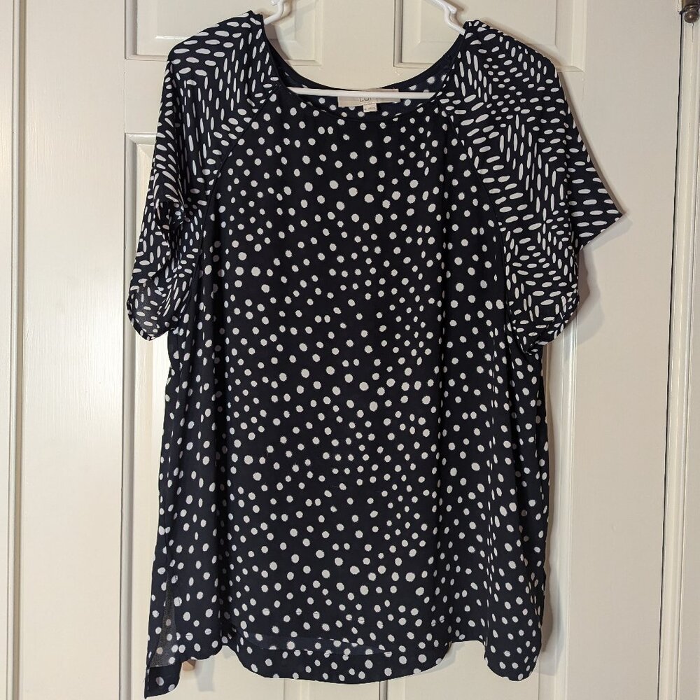 Ann Taylor LOFT - Short sleeved black & white printed blouse - Size XL